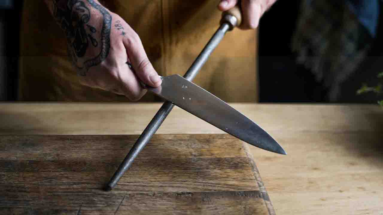 How to Sharpen Kitchen Knives